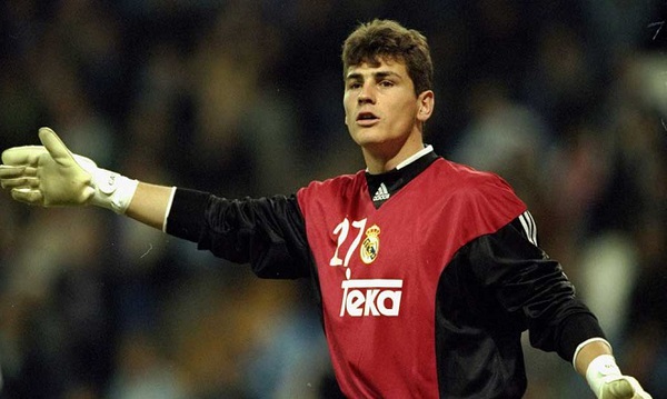 Икер молодой