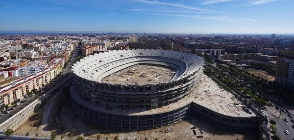 Недостроенный стадион Валенсии Недостроенный стадион Валенсии