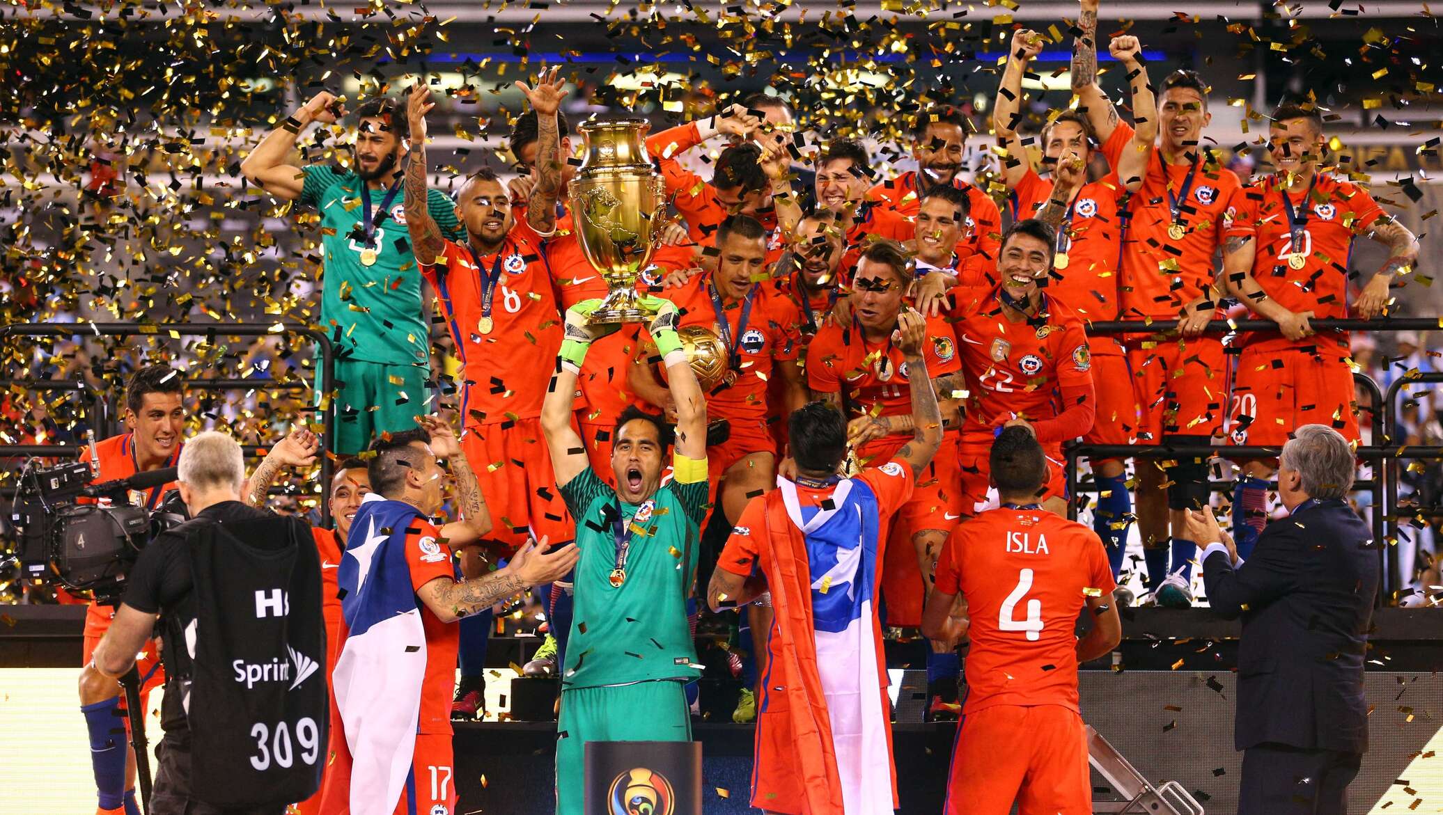 Чилийцы – победители Кубка Америки-2015